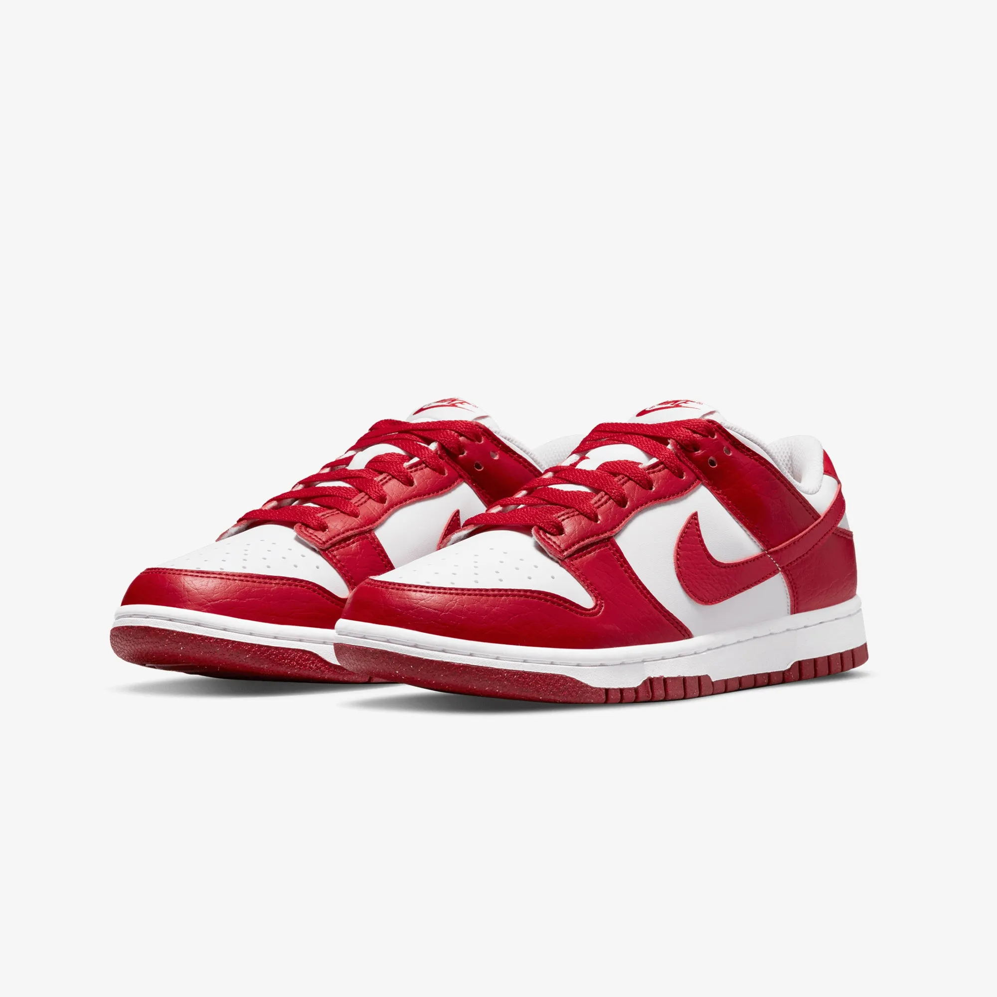 Nike | DUNK LOW NEXT NATURE  { WHITE/GYM RED